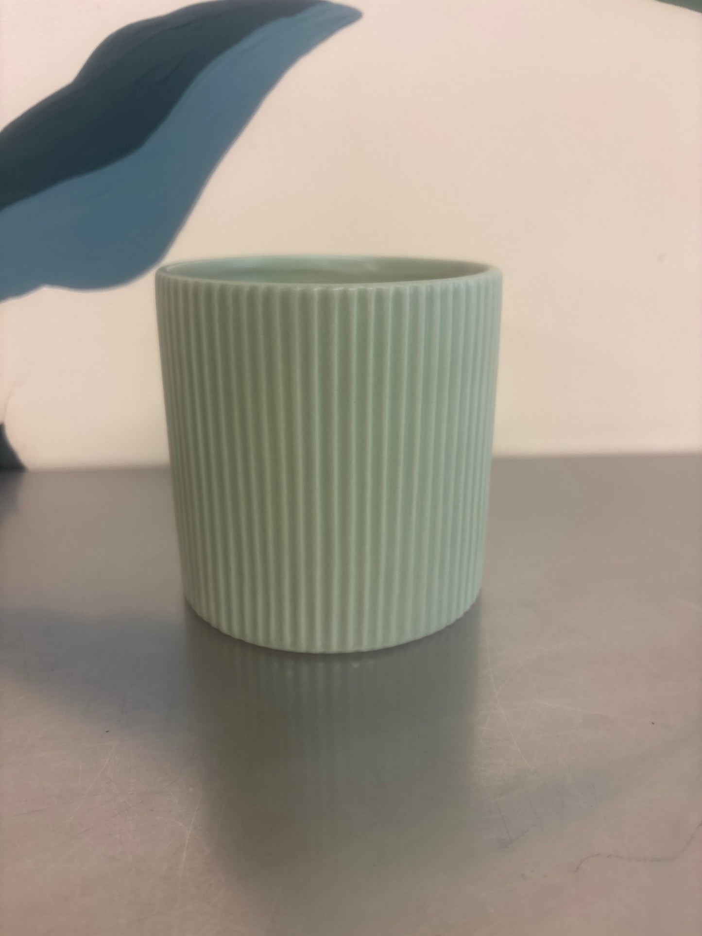 Dolomite Ribbed Loma Vase White 8x4